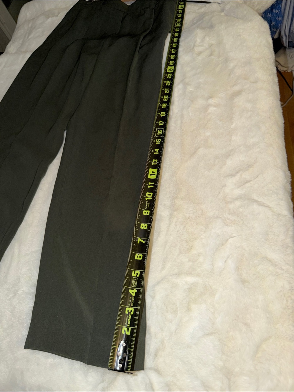 Elie Tahari green pants